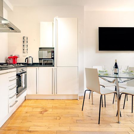 Spacious Apartment With A Balcony In Prime Location In Farringdon London Exterior photo